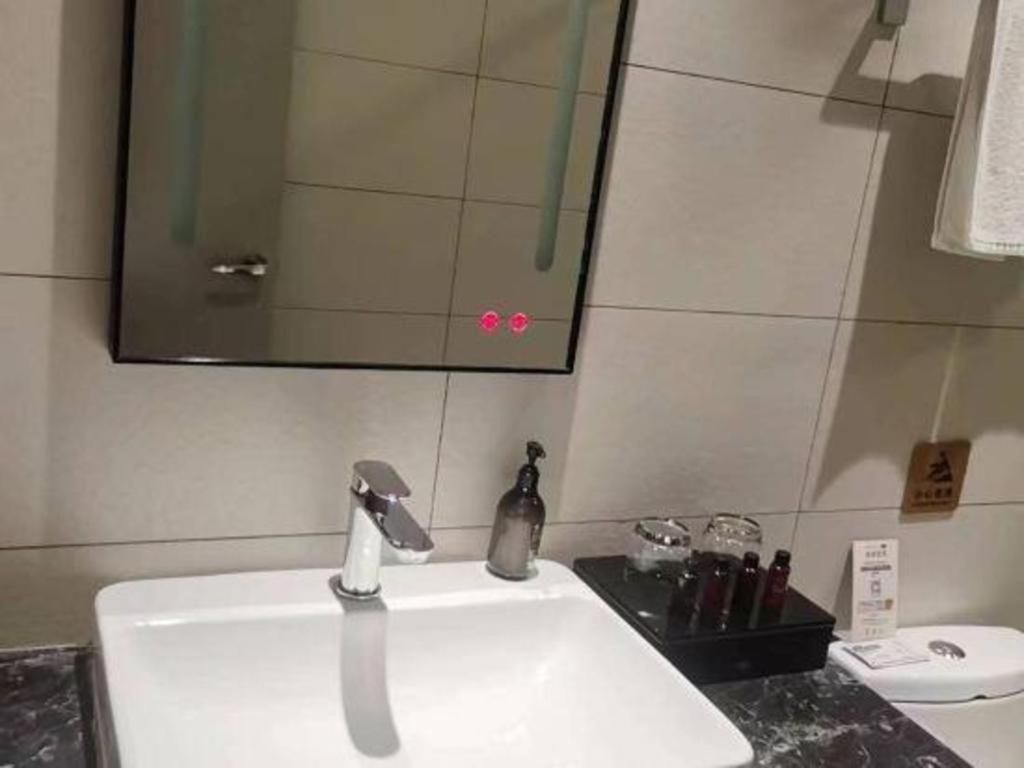 Home Inn Kunming Baita Road 昆明 エクステリア 写真